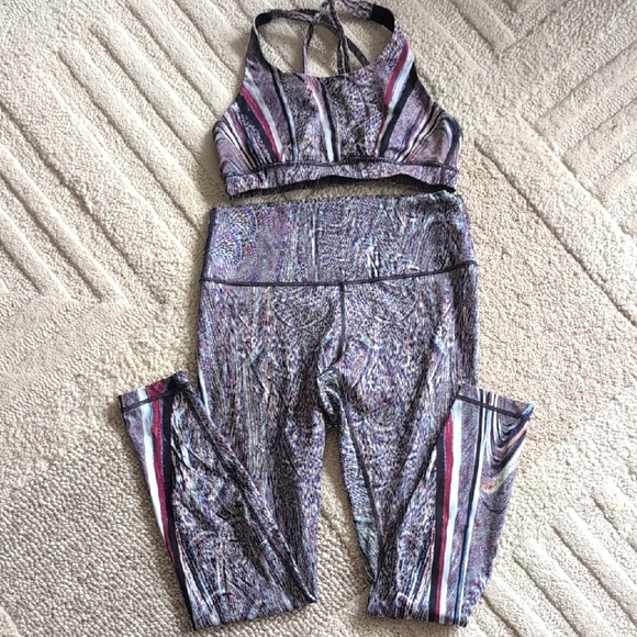 Stylish Multicolor Lululemon set - Picture 1 of 11